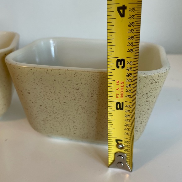 Two Pyrex Tan Speckle Refrigerator Boxes, No Lids - Picture 5 of 7